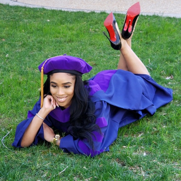 Fab DC lawyer 💅🏾 - Picture 1 of 2